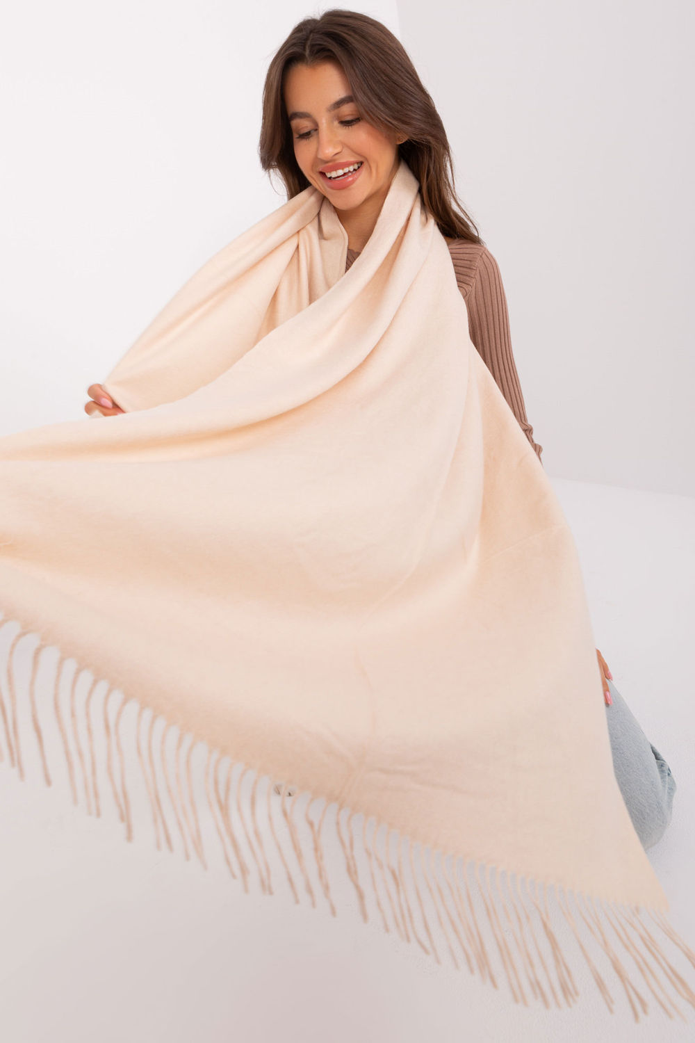  Shawl model 185890 AT  beige