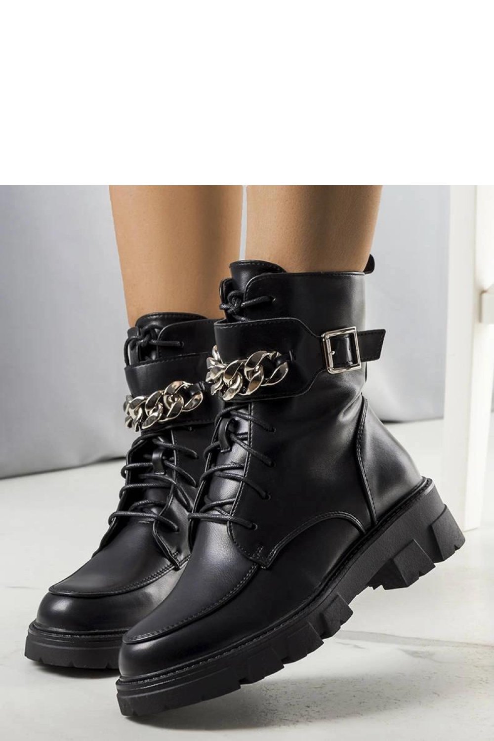  Boots model 204630 Solea  black