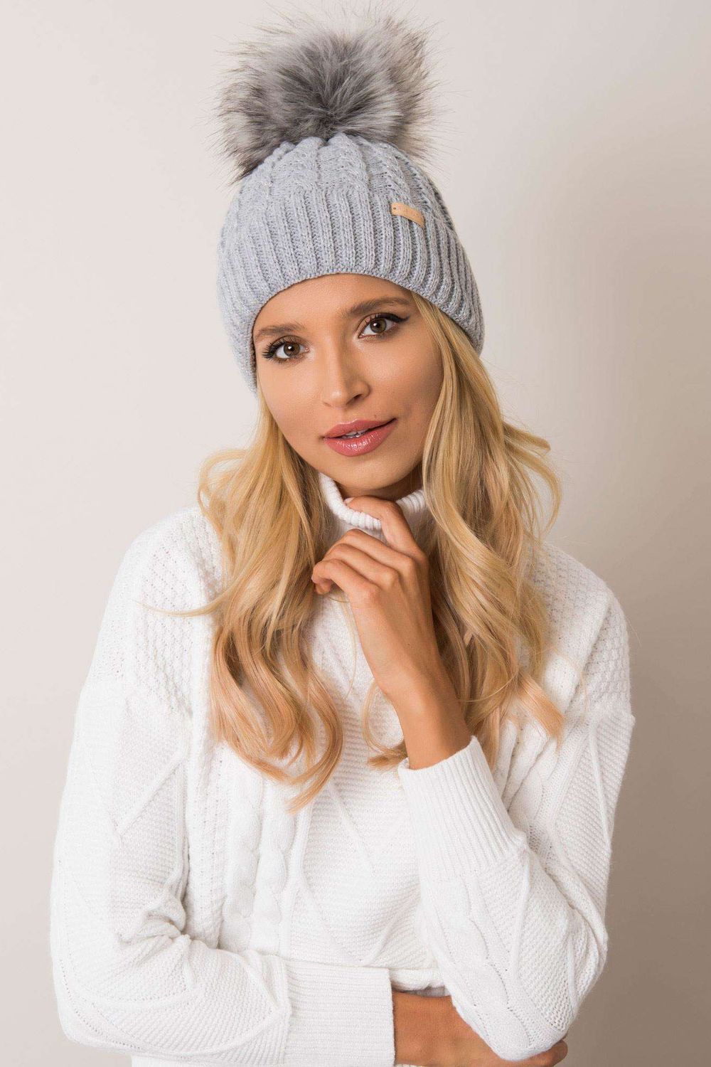  Cap model 187440 Rue Paris  grey