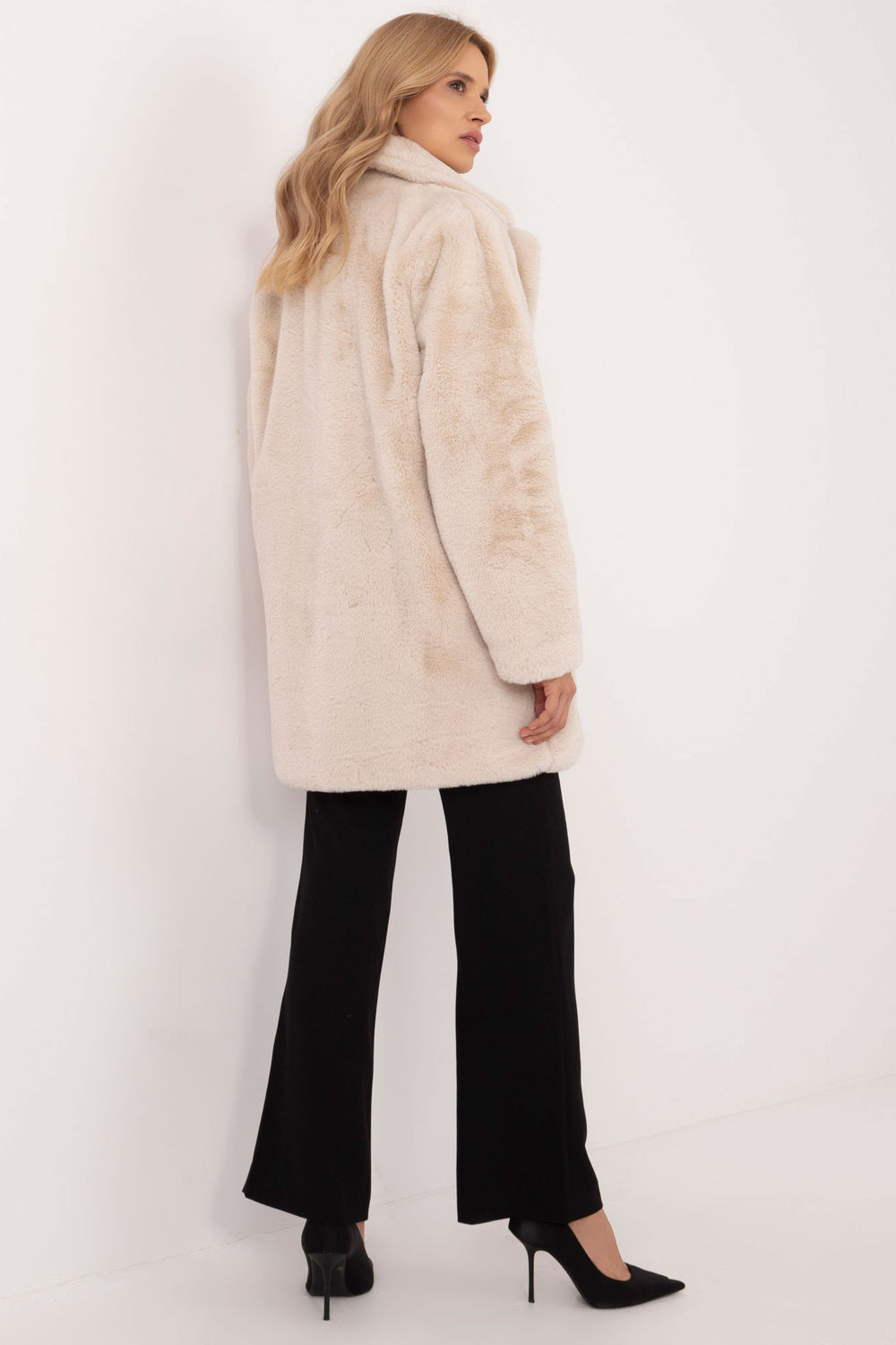  Coat model 202274 Factory Price  beige