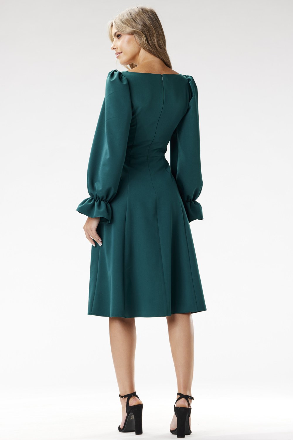  Cocktail dress model 204268 awama  green