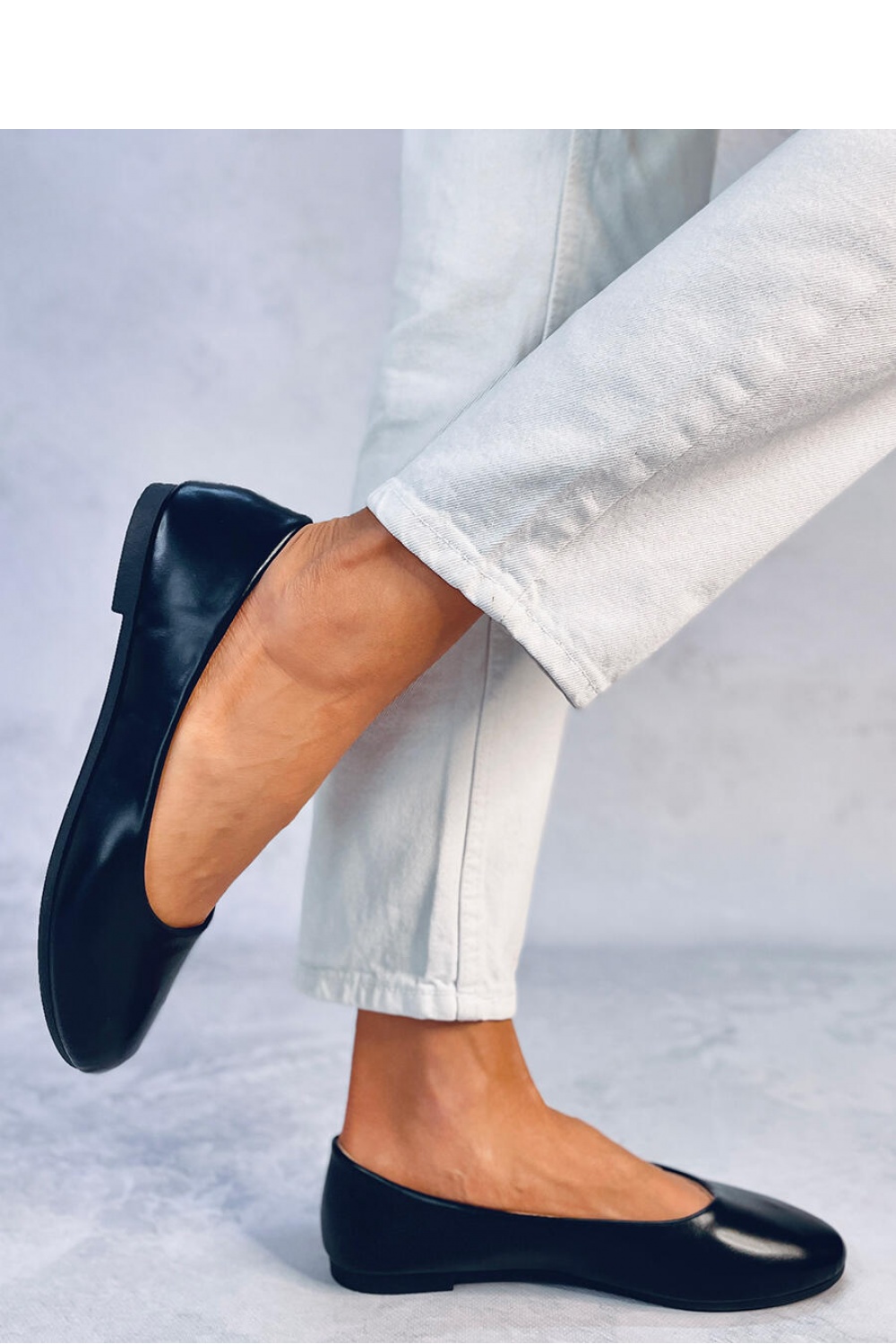  Ballet flats model 182229 Inello  black