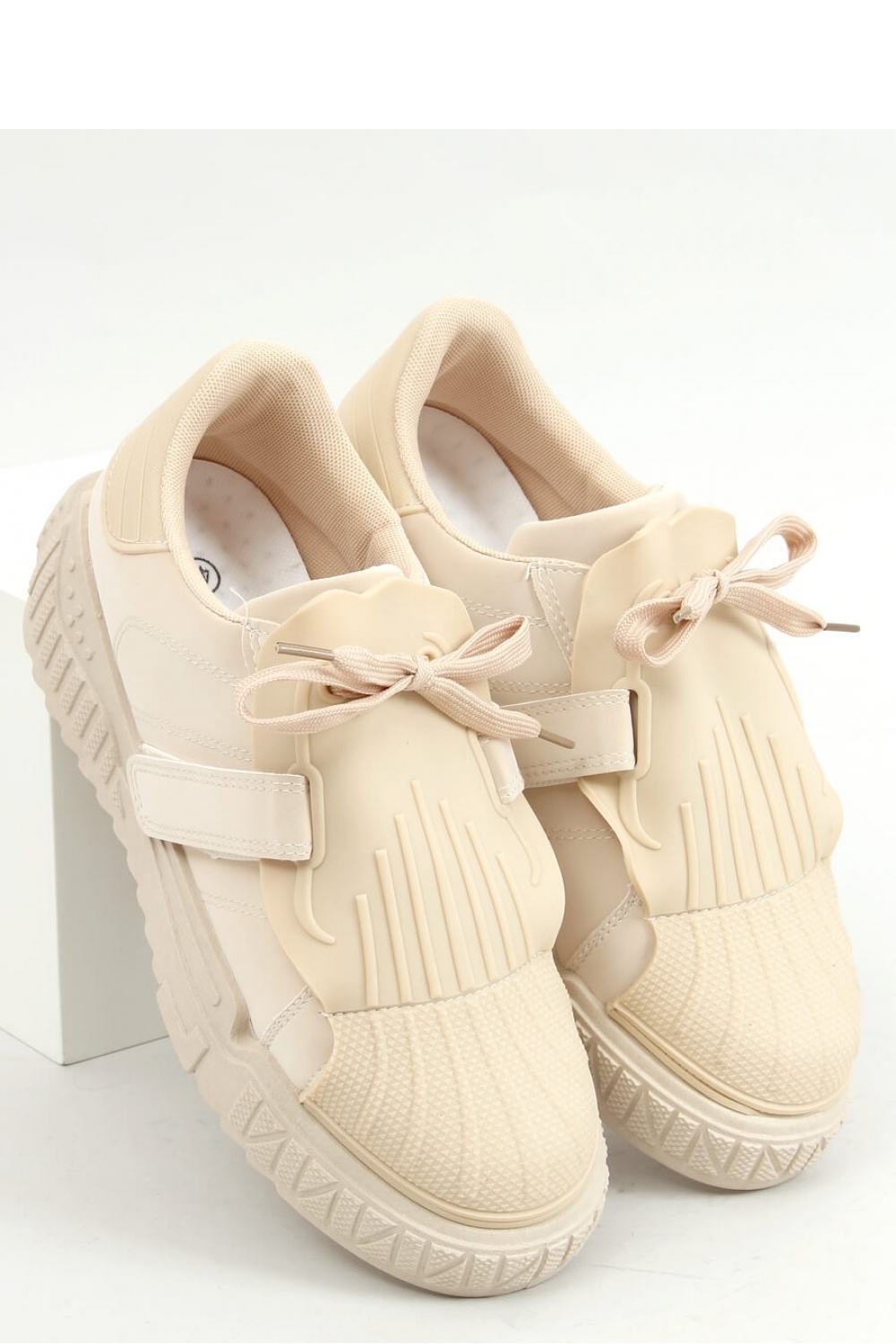 Sneakers model 157801 Inello beige Ladies