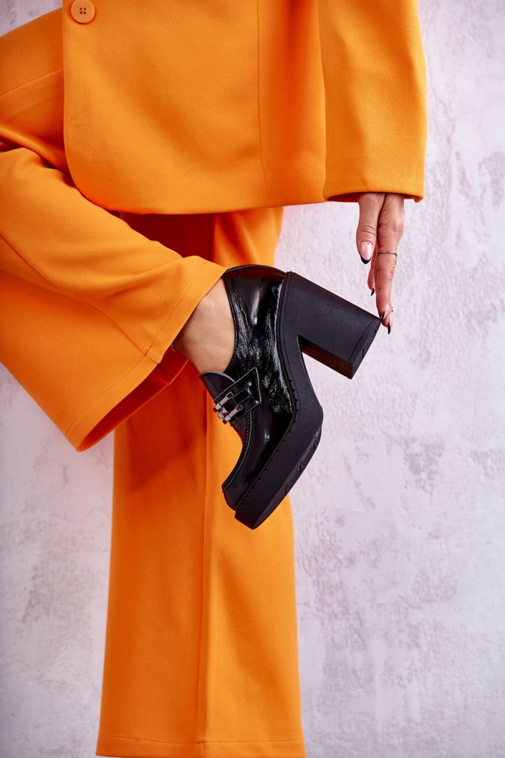  Heeled low shoes model 175535 Step in style  black