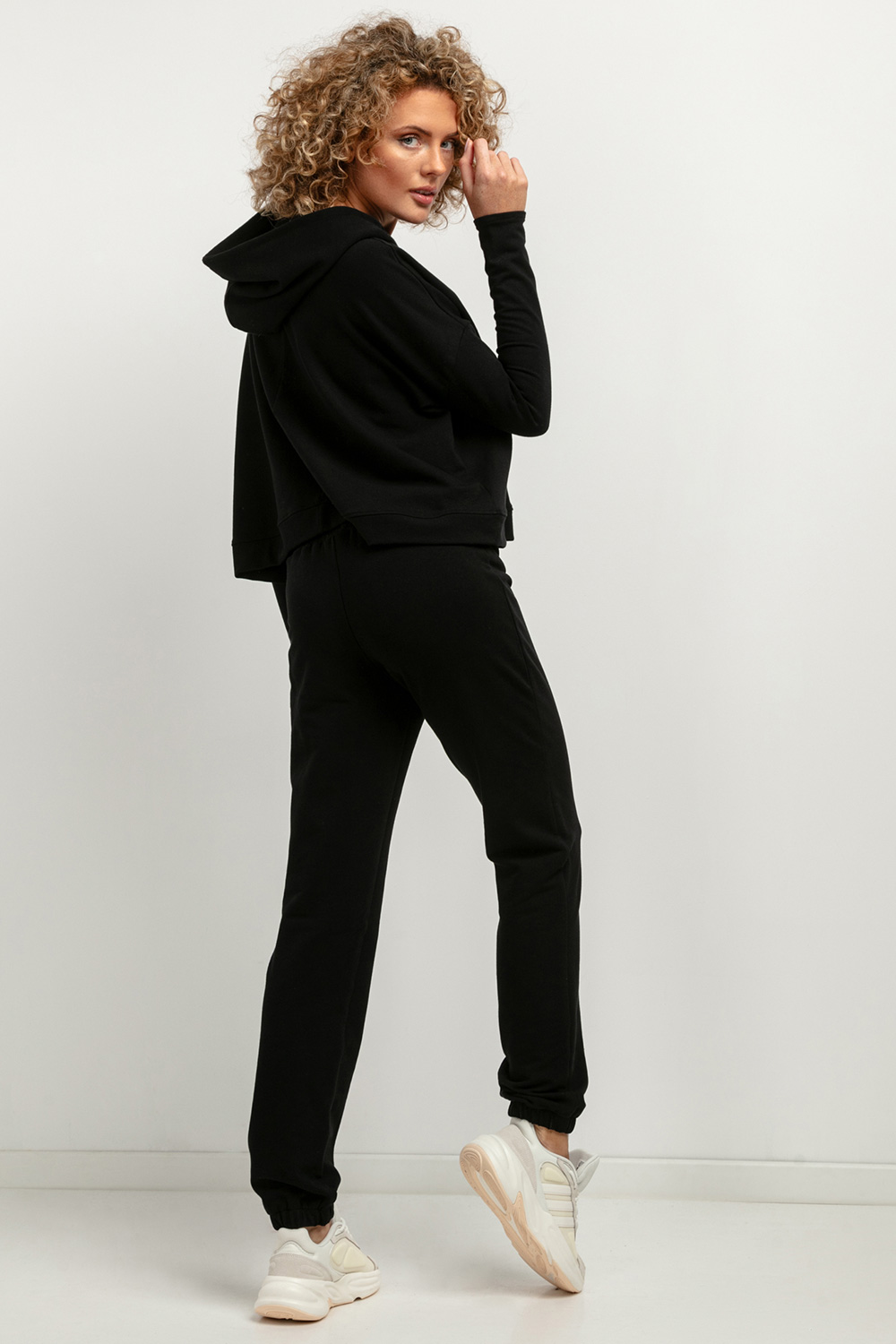  Tracksuit trousers model 183188 Tessita  black