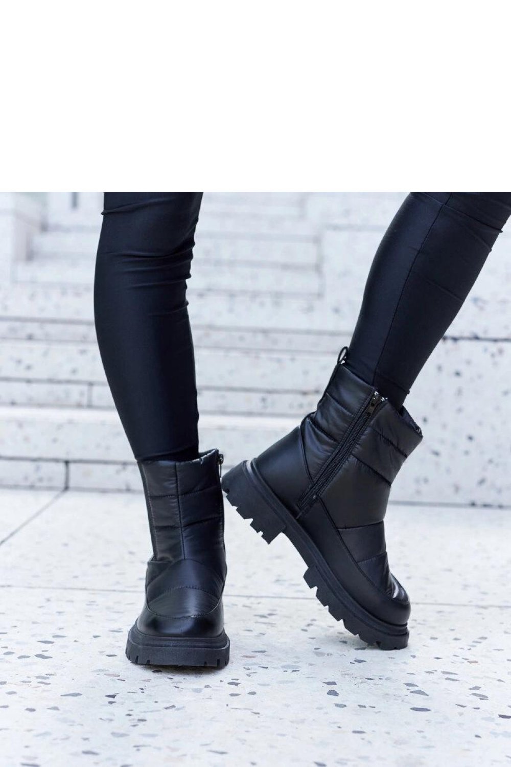  Boots model 204612 Solea  black