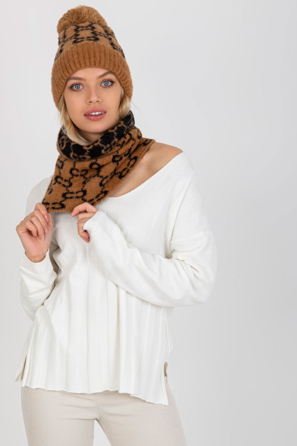  Infinity Scarf model 185919 AT  brown