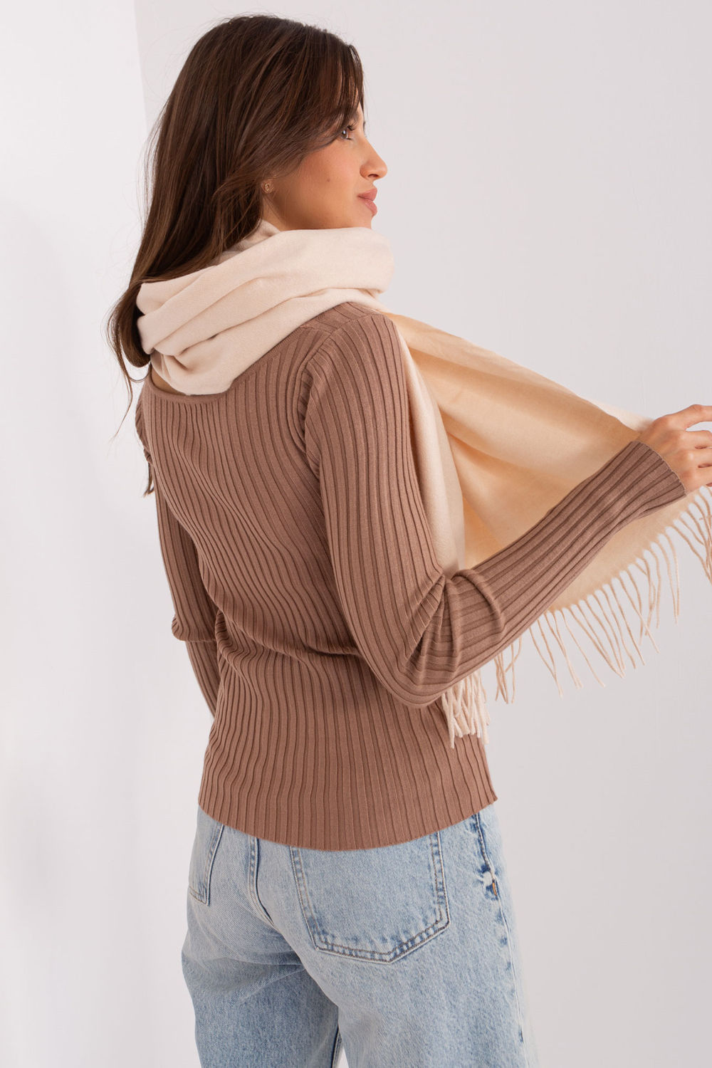  Shawl model 185890 AT  beige