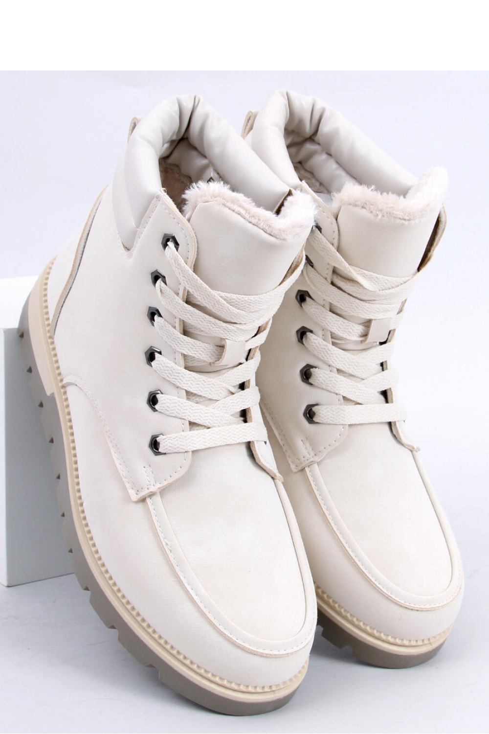  Trapper shoes model 171644 Inello  beige