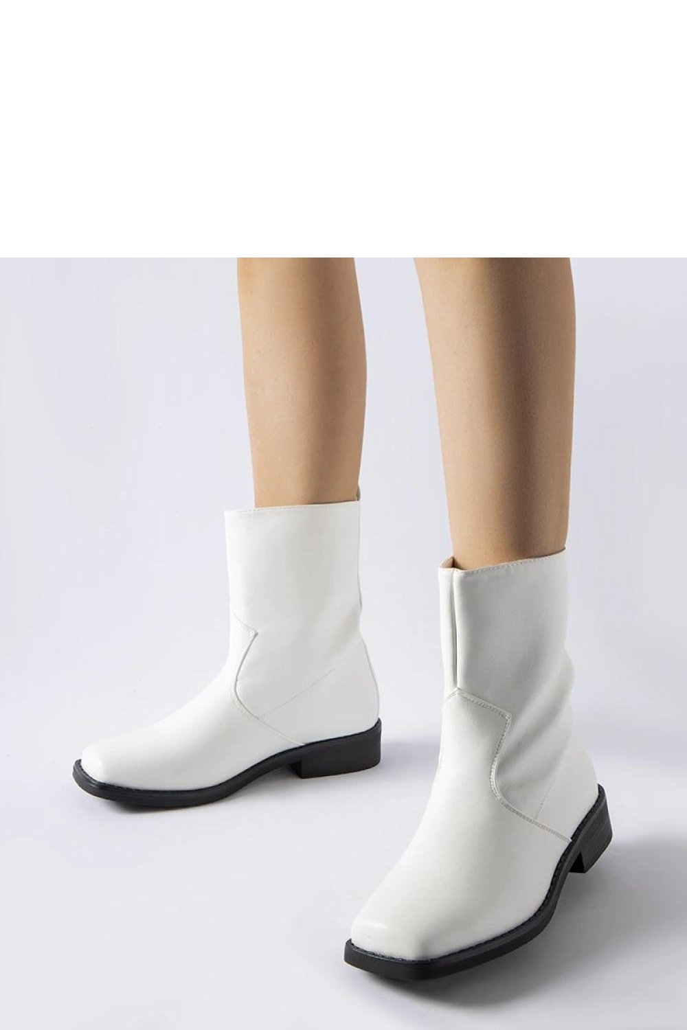  Boots model 204481 Solea  white