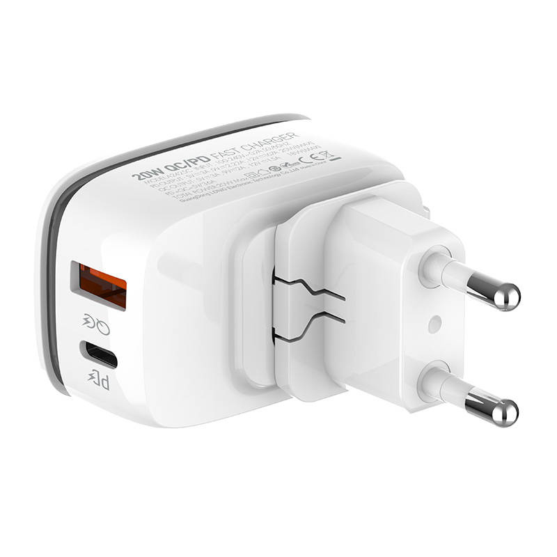 LDNIO A2425C Wall Charger USB-A, USB-C + Lightning cable