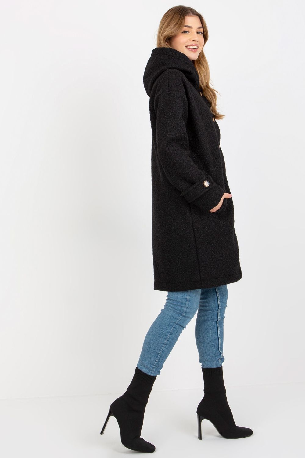 Coat model 175170 Relevance  black