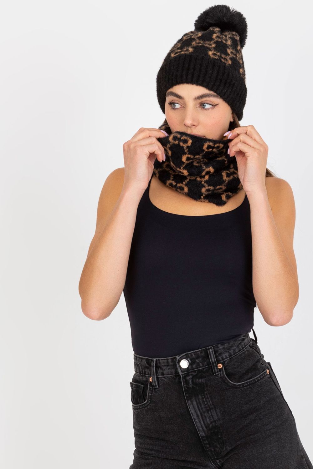  Infinity Scarf model 185918 AT  black