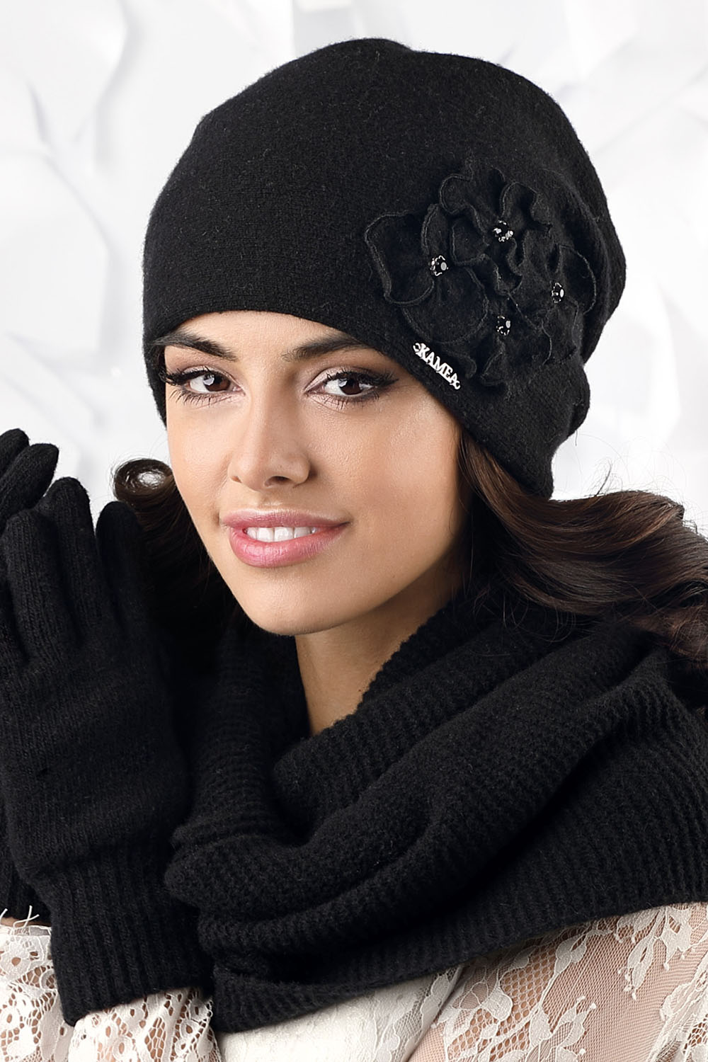 Cap model 122623 Kamea black Ladies