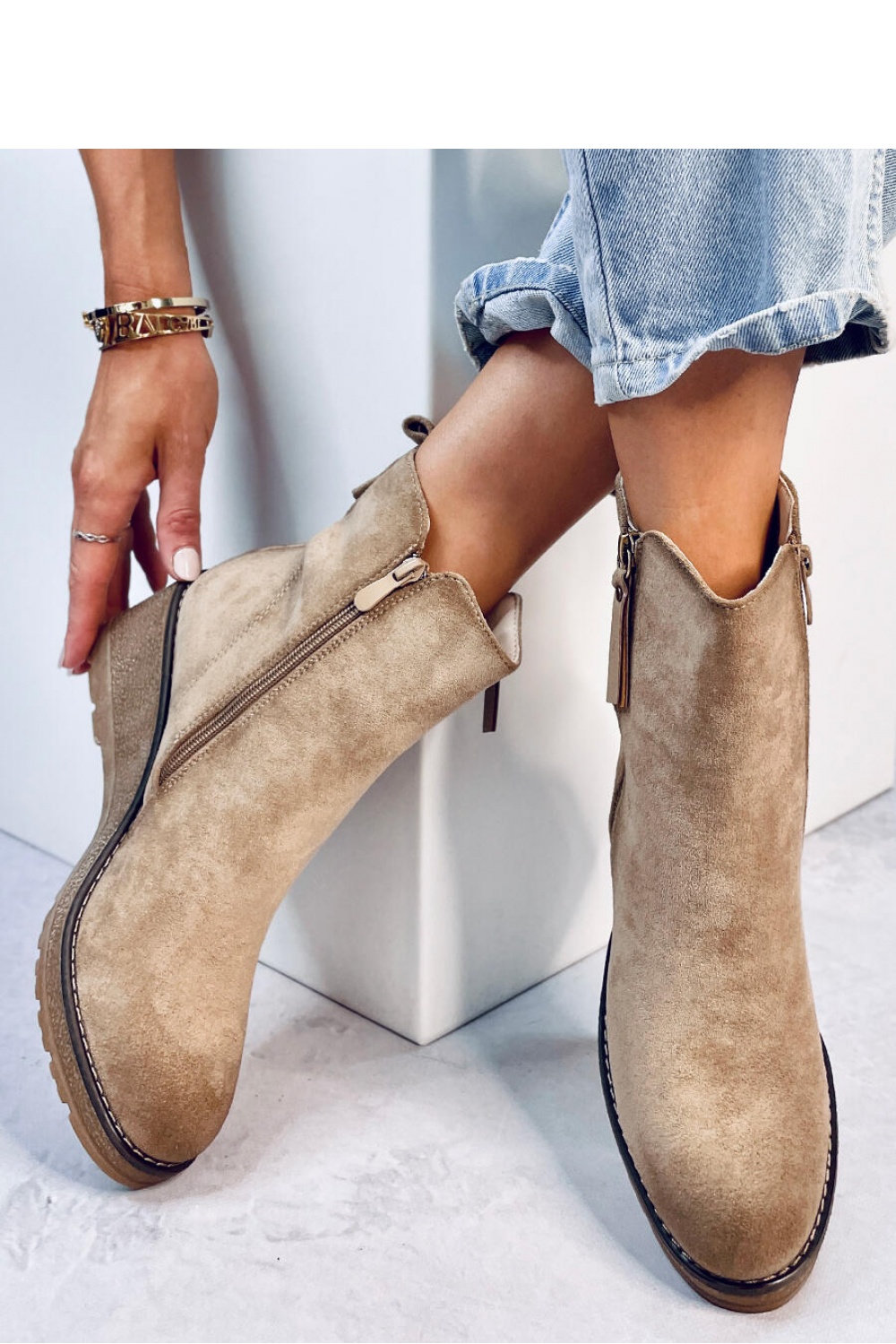  Buskin boots model 184467 Inello  beige