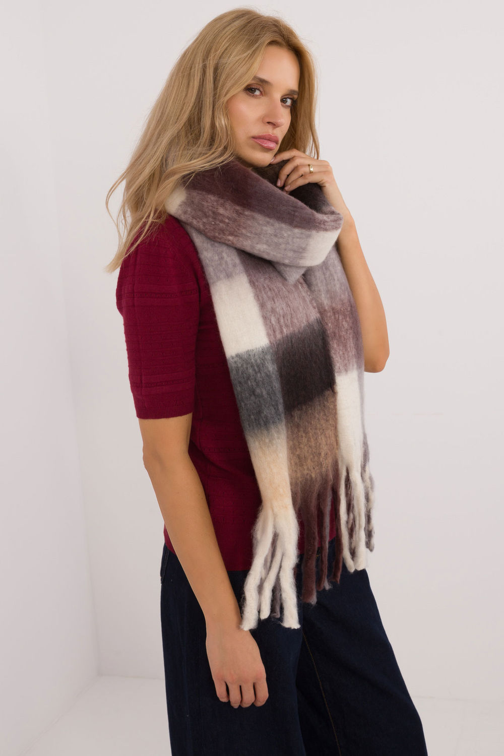  Shawl model 200280 AT  brown