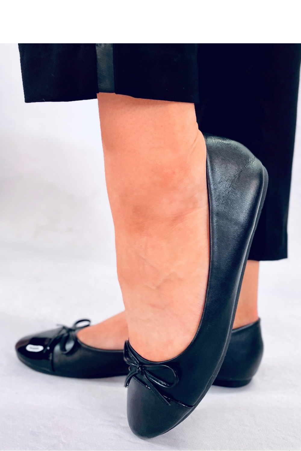  Ballet flats model 176087 Inello  black