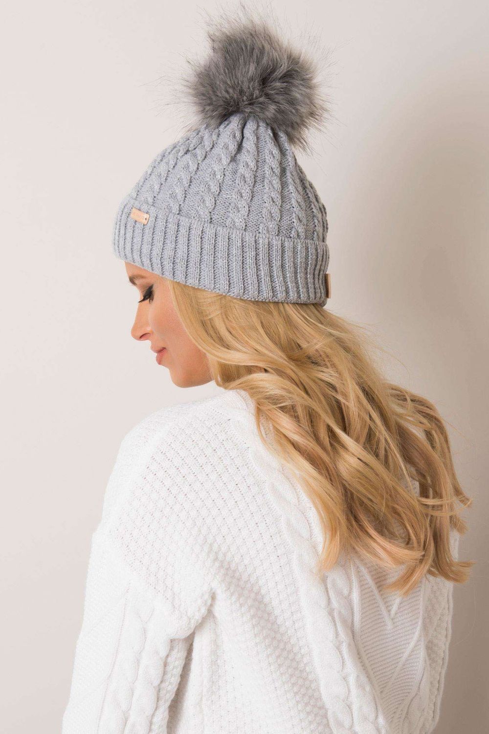  Cap model 187440 Rue Paris  grey