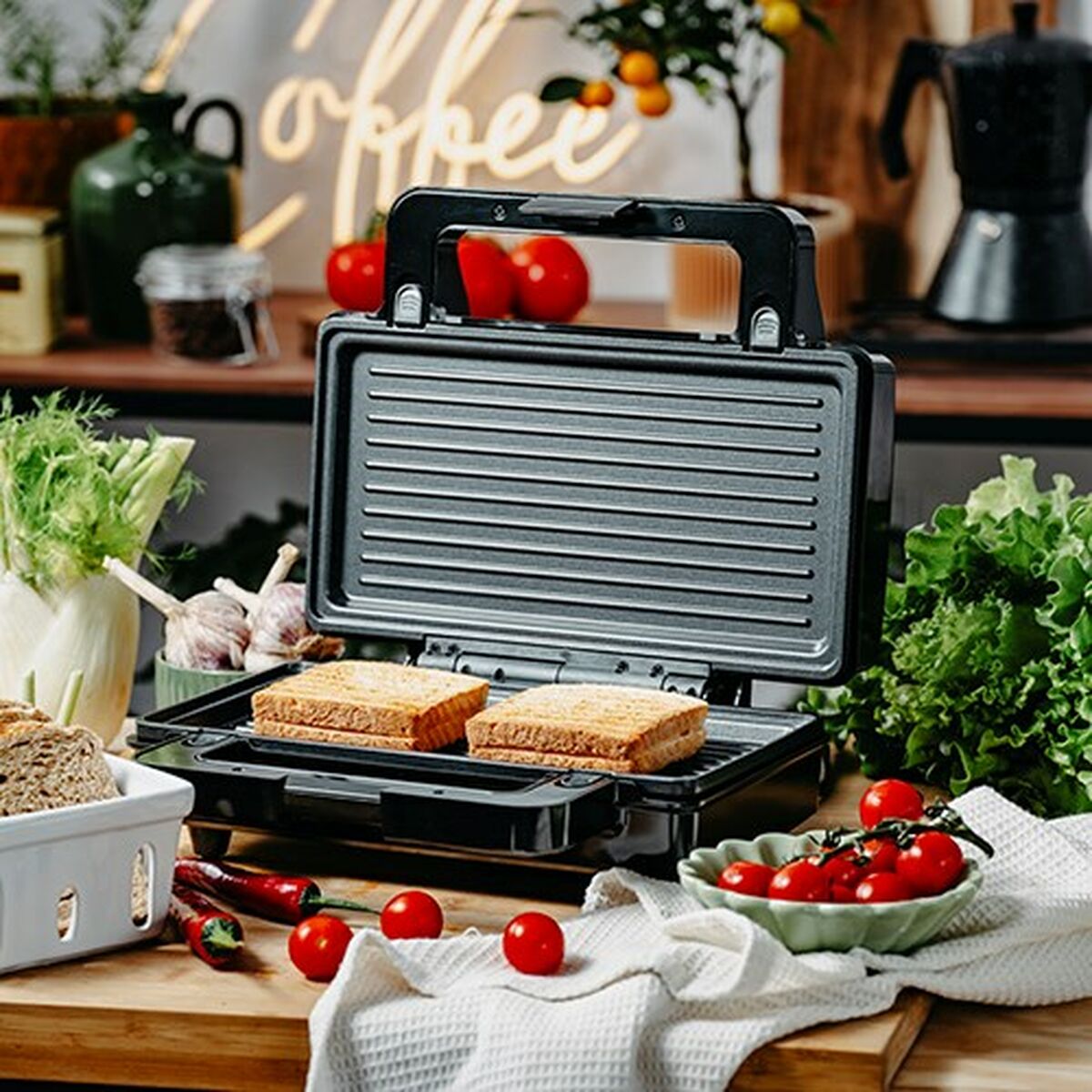 Sandwich Maker Adler AD 3073 Black Silver Sandwich Maker Adler AD 3073 Black Silver