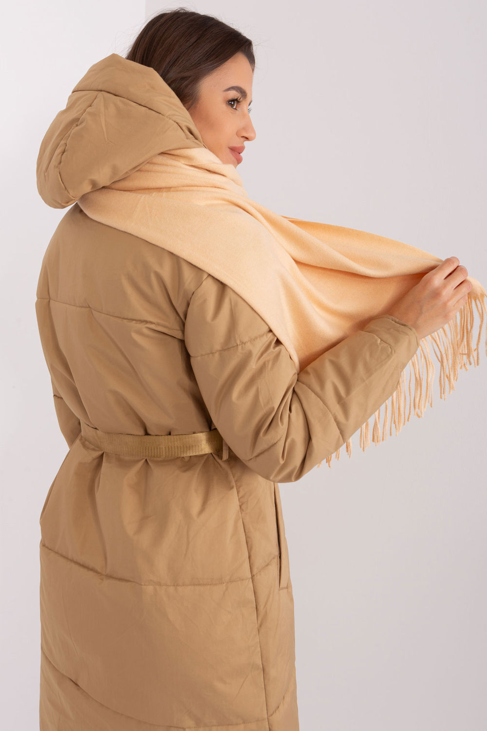  Shawl model 187607 AT  beige
