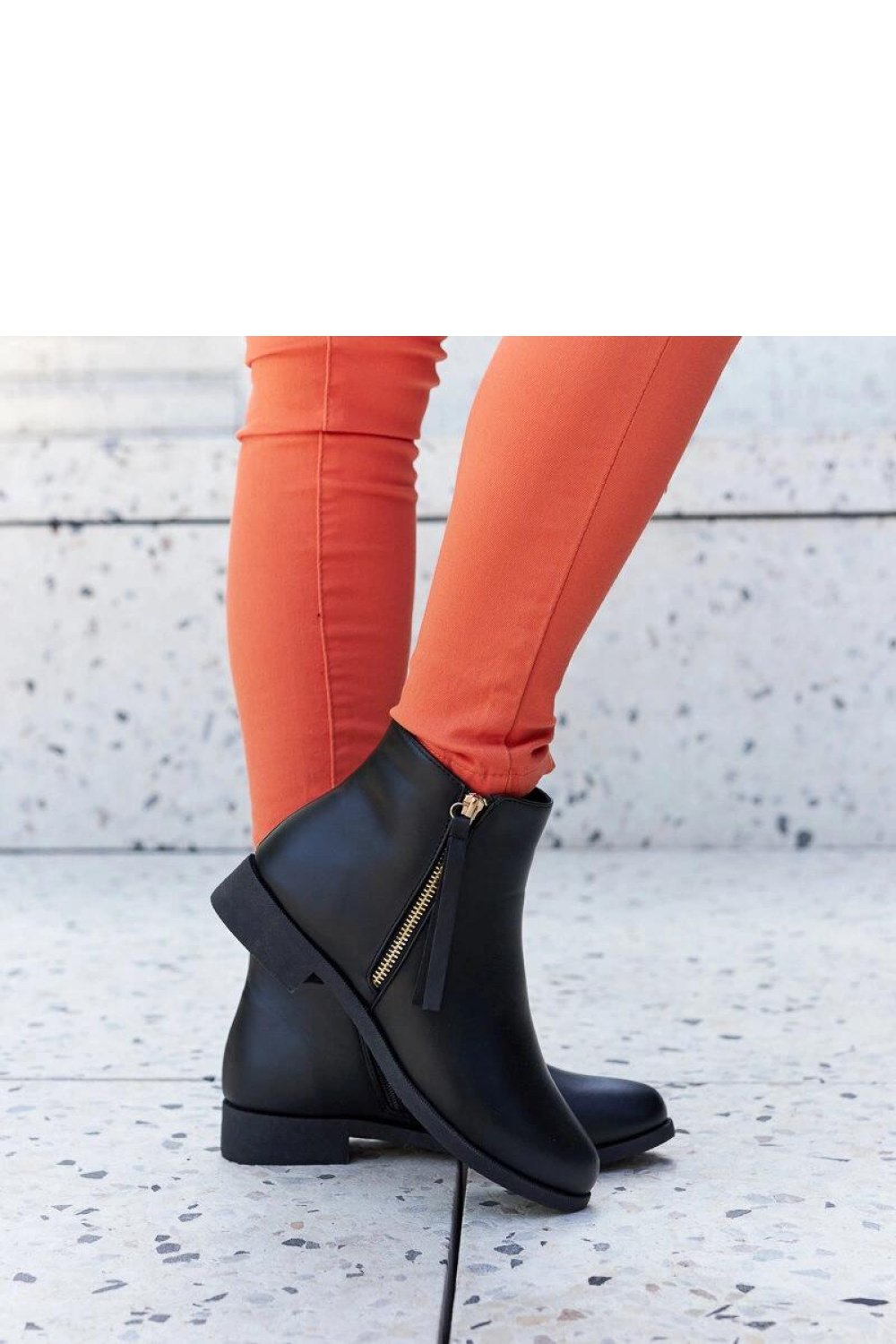  Boots model 204611 Solea  black