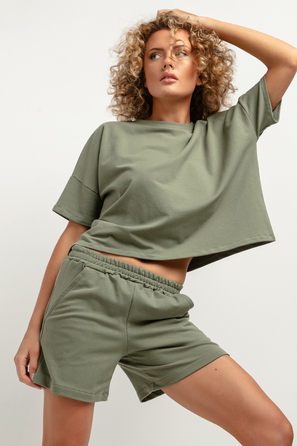  Shorts model 183179 Tessita  green