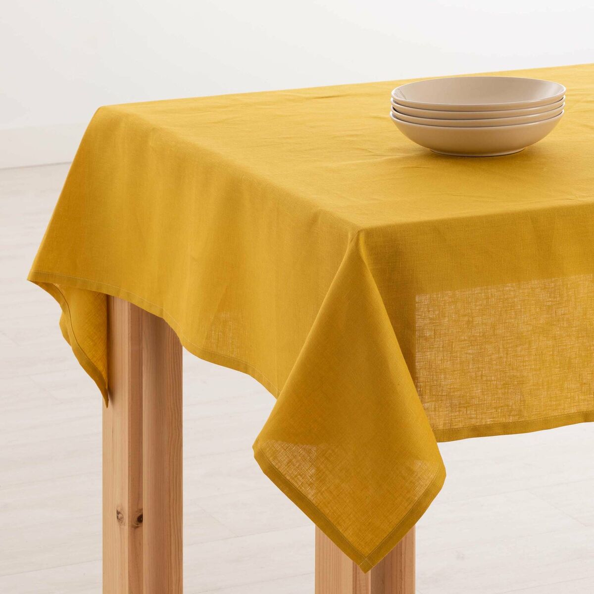 Tablecloth Mauré 300 x 150 cm Mustard