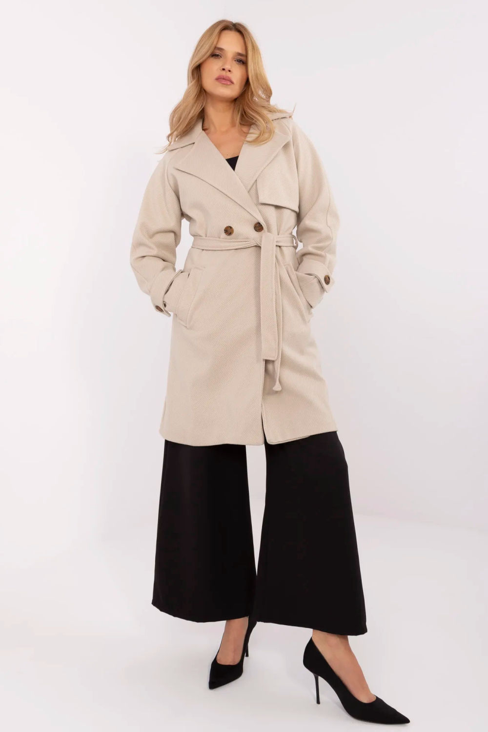  Coat model Och Bella  beige