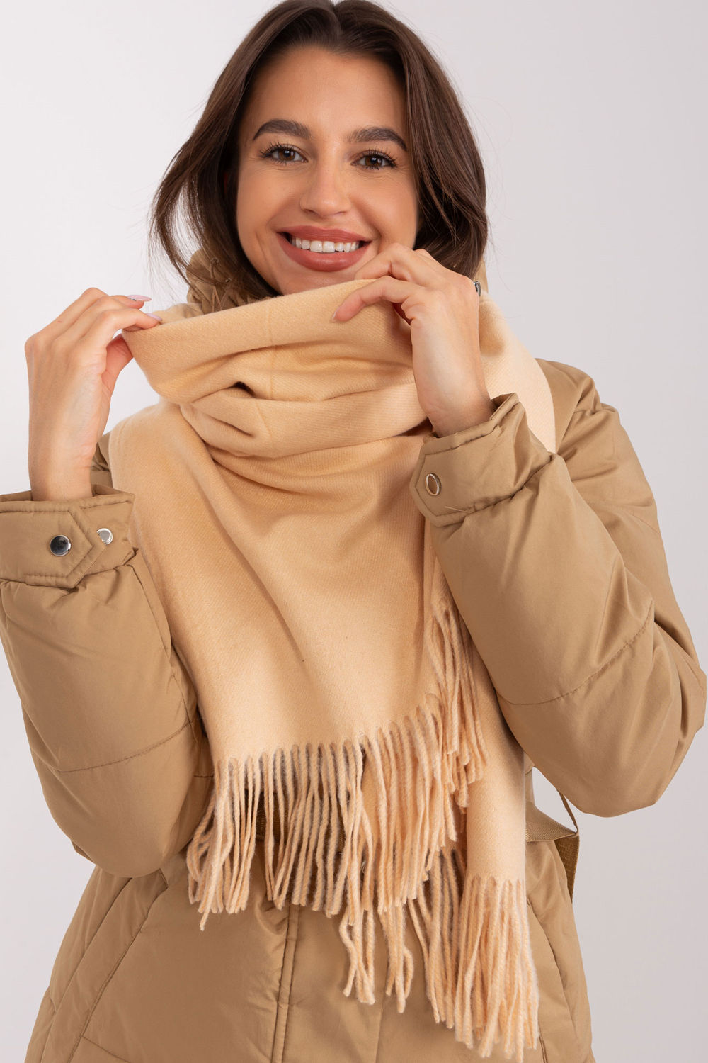  Shawl model 187607 AT  beige