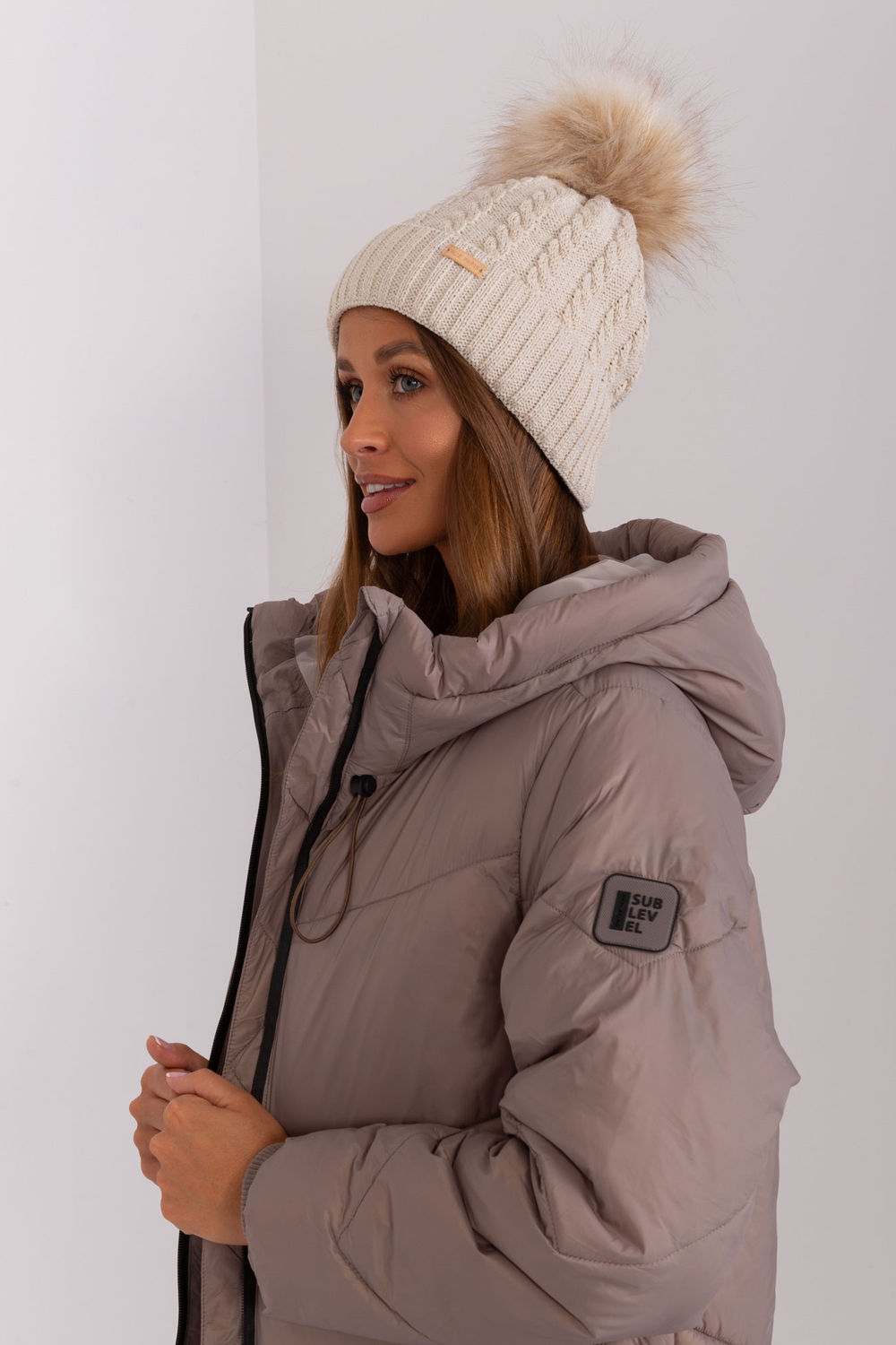  Cap model 187438 Rue Paris  beige