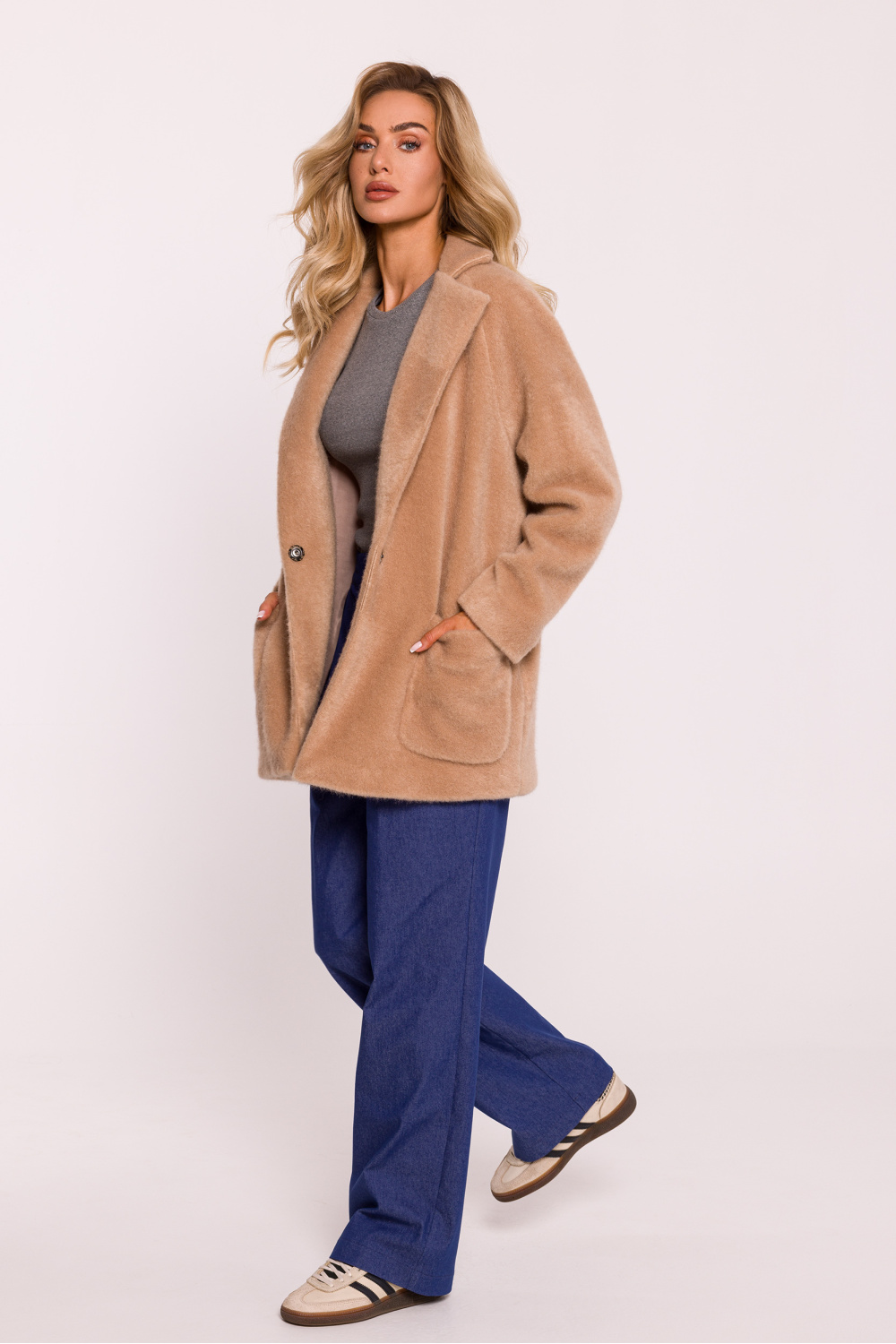  Coat model 199654 Moe  beige