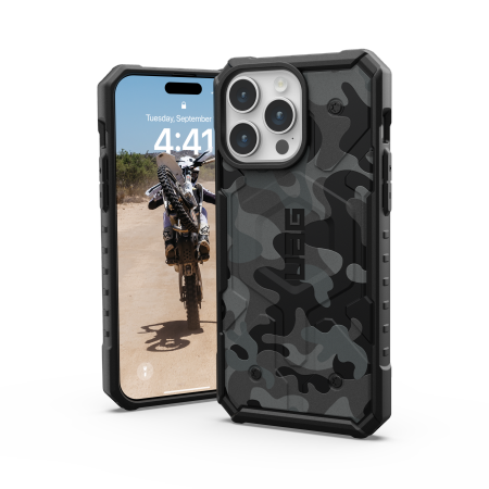 UAG Urban Armor Gear Pathfinder MagSafe Apple iPhone 15 Pro Max (midnight camo)