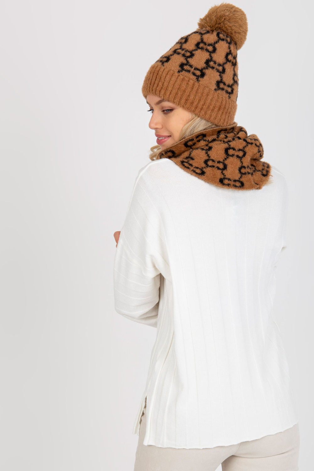  Infinity Scarf model 185919 AT  brown