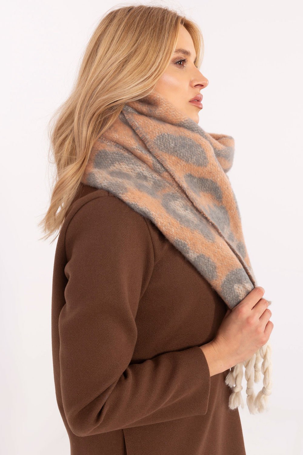  Shawl model 205964 AT  pink