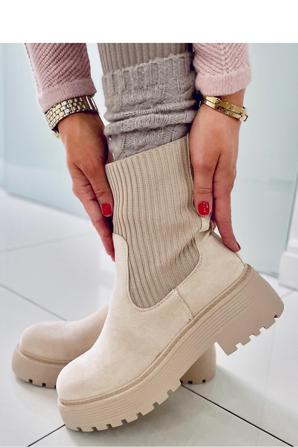  Boots model 174518 Inello  beige