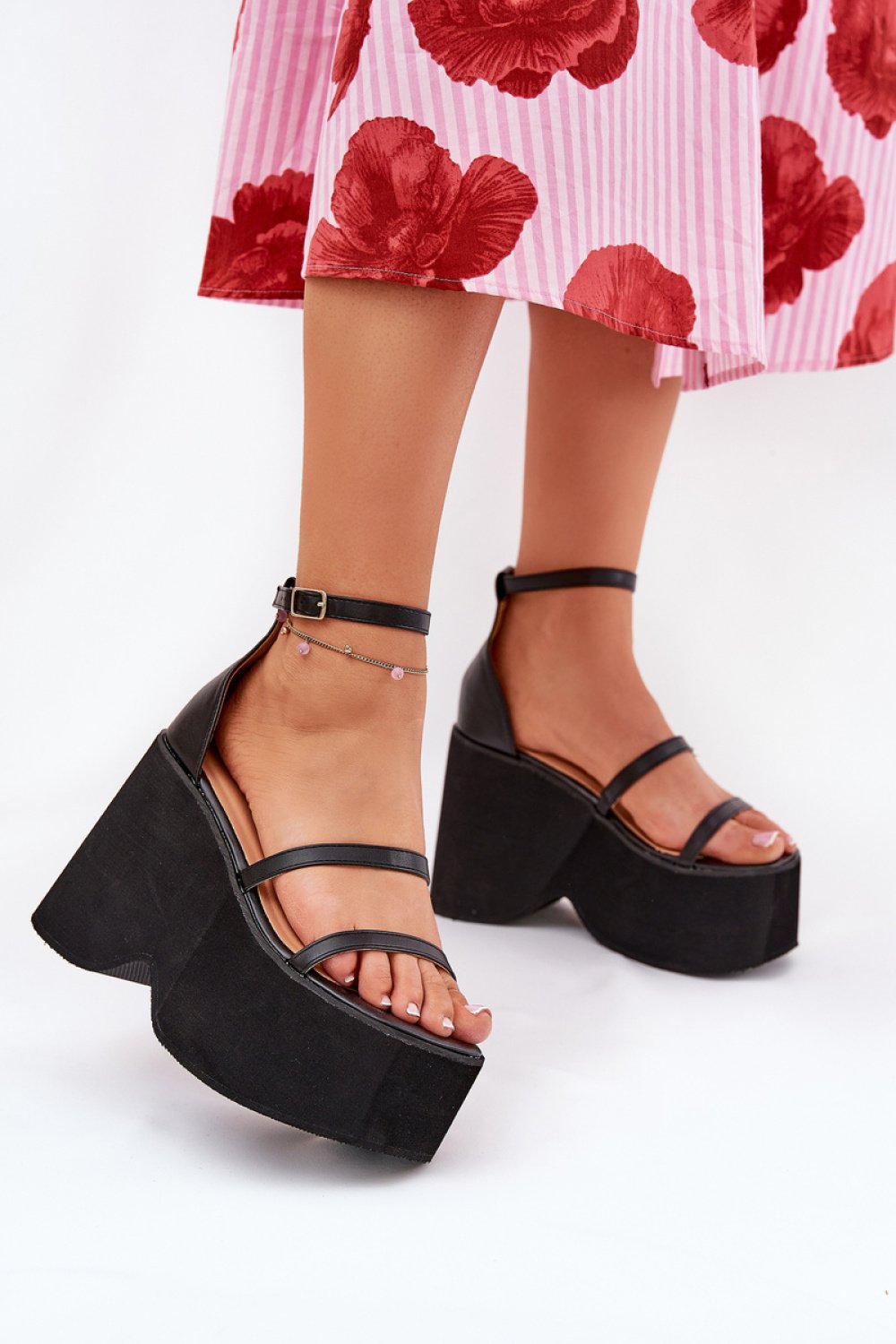  Buskin model Step in style  black