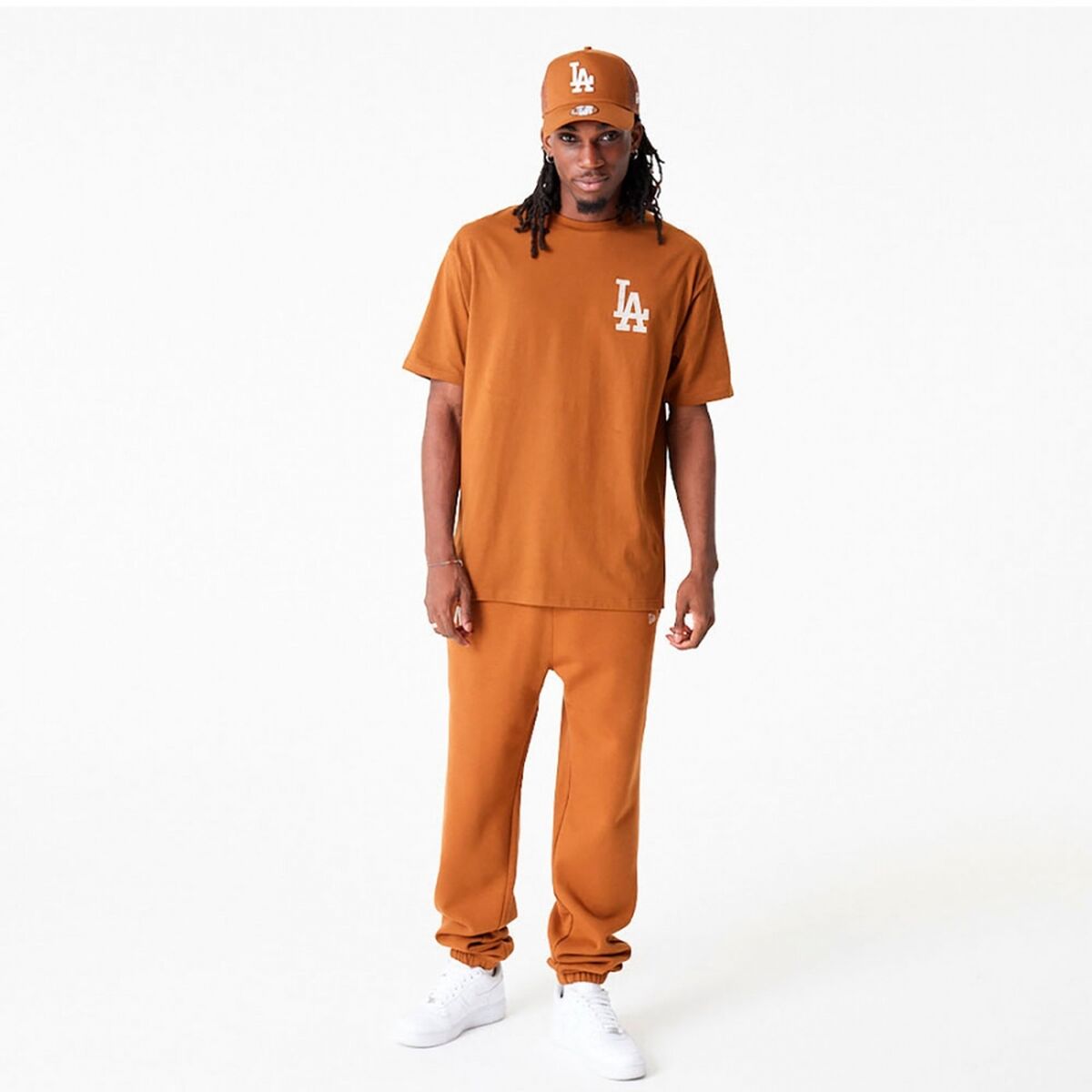 Men’s Short Sleeve T-Shirt New Era TEE LOSDOD TPNSTN 60416427 Brown Men’s Short Sleeve T-Shirt New Era TEE LOSDOD TPNSTN 60416427 Brown