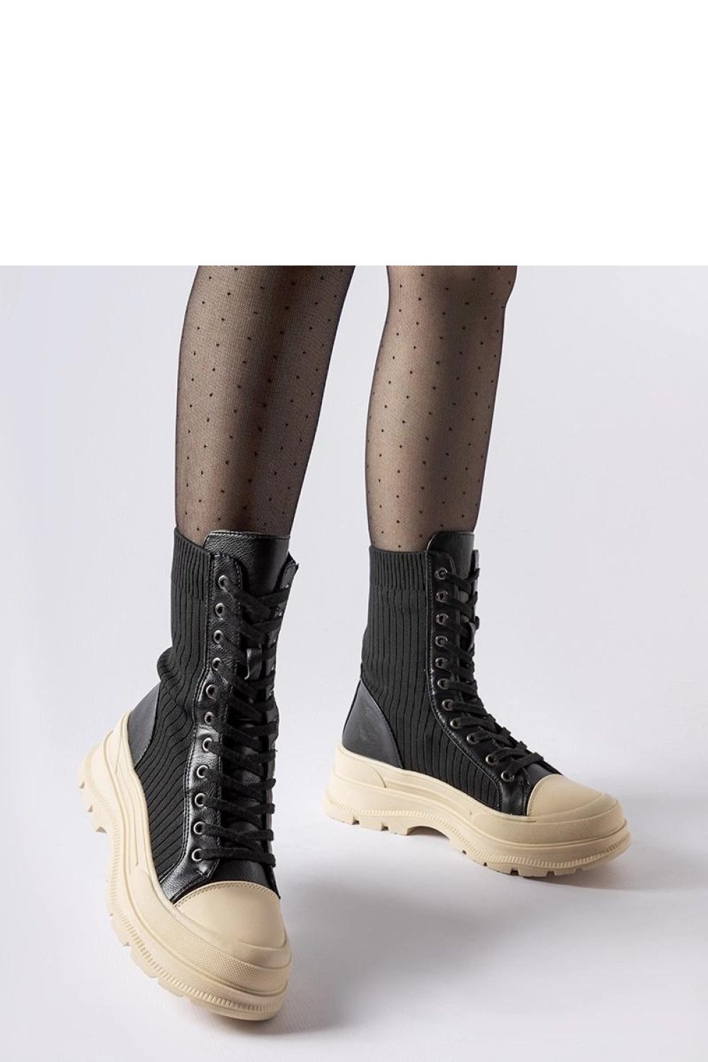  Boots model 204596 Solea  black