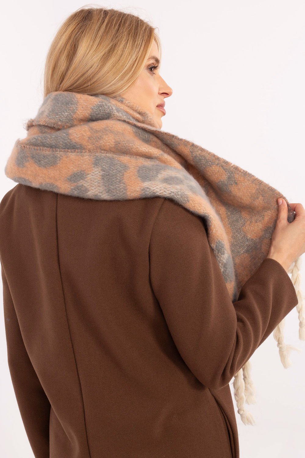 Shawl model 205964 AT  pink