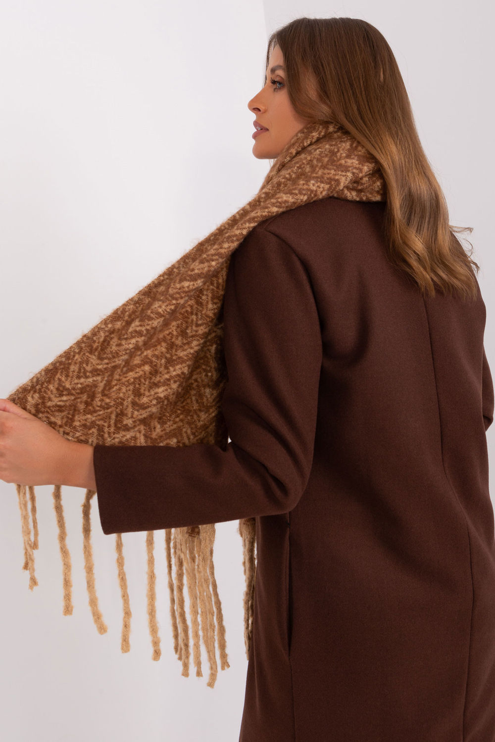  Shawl model 189242 AT  brown