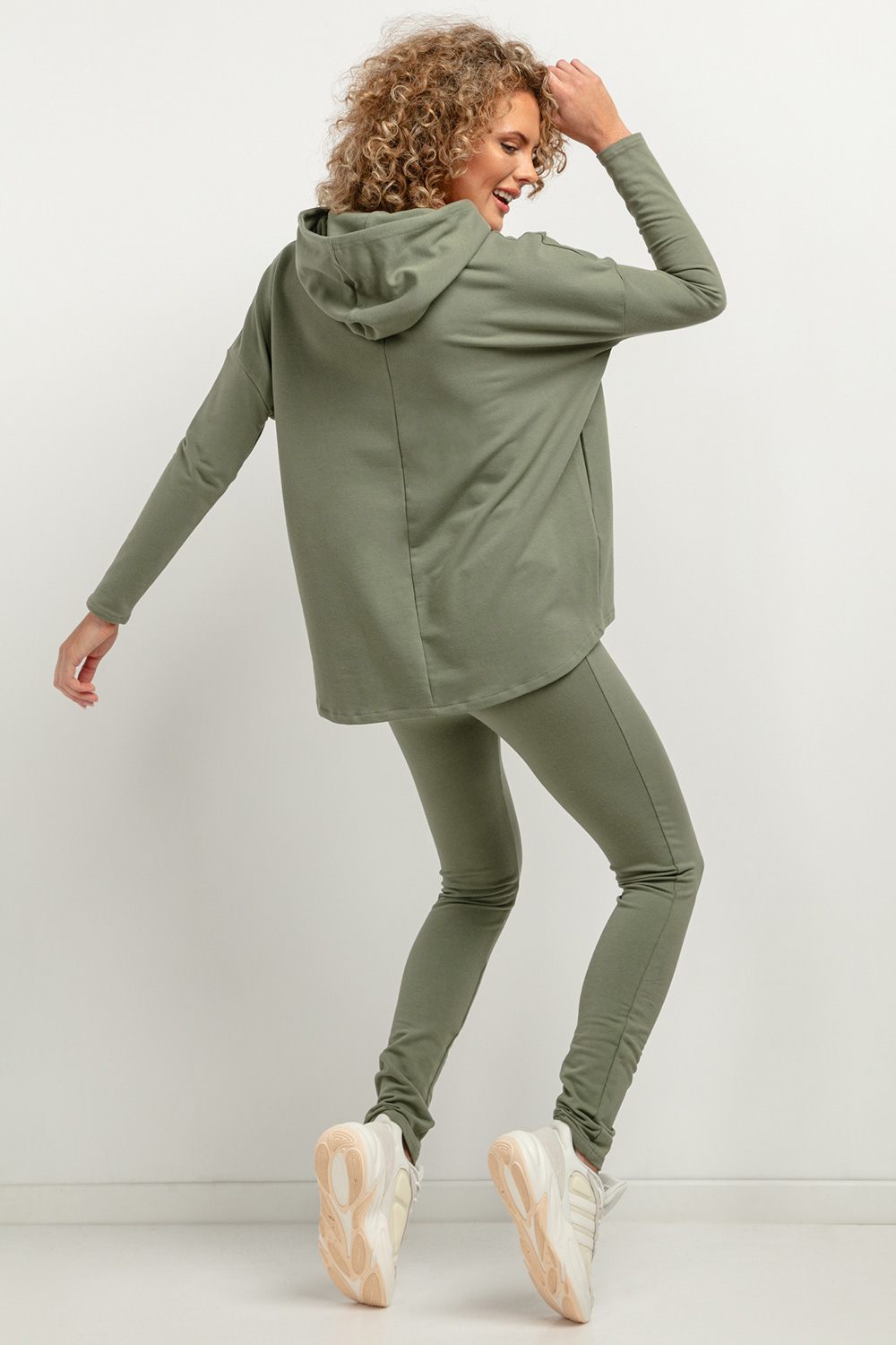  Long leggings model 183206 Tessita  green