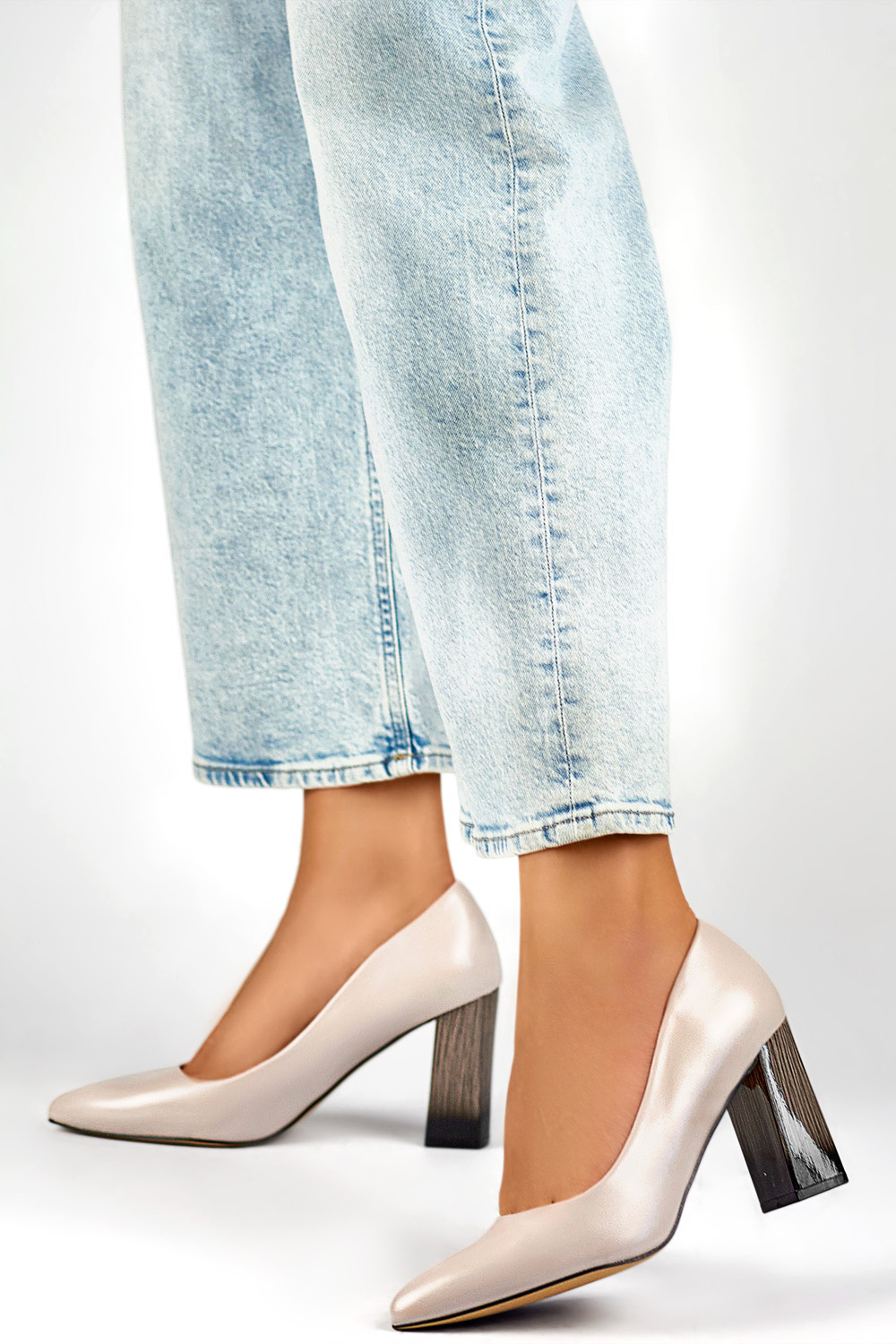  Block heel pumps model 200293 PRIMO  beige
