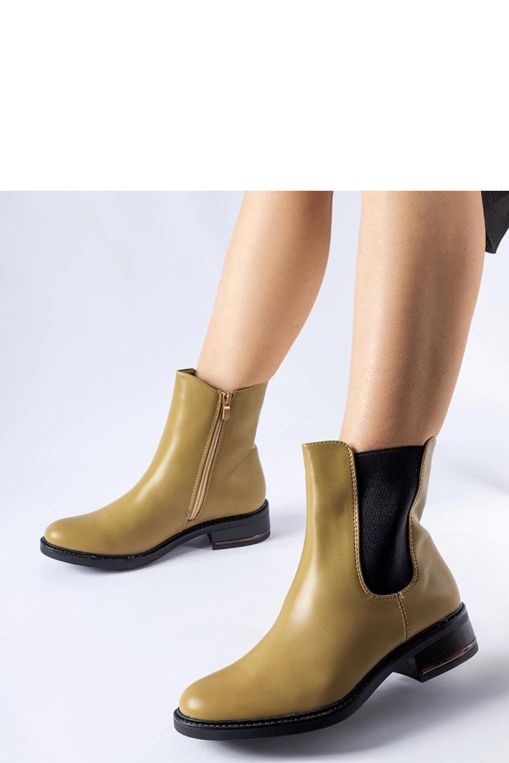 Boots model 204495 Solea  green