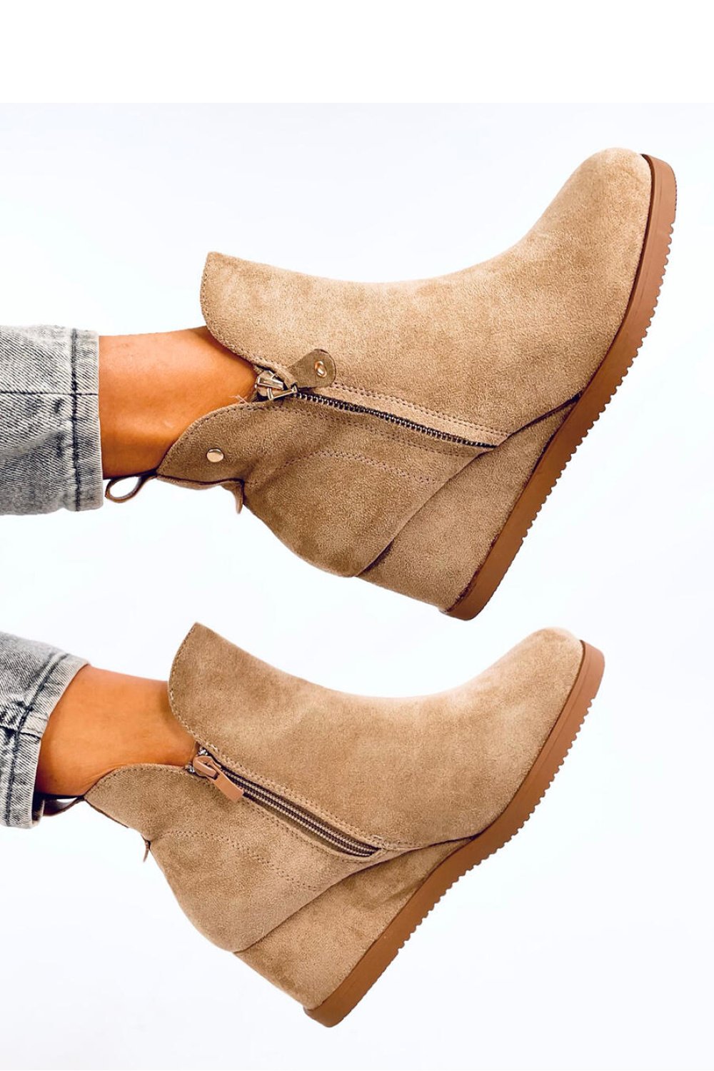  Buskin boots model 201401 Inello  beige