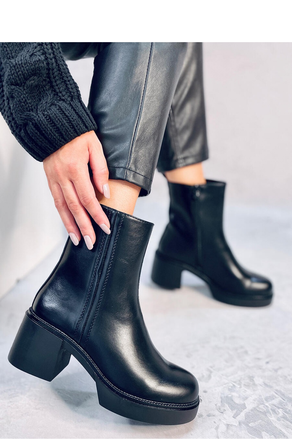  Heel boots model 187370 Inello  black