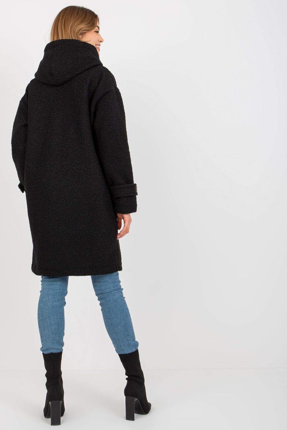  Coat model 175170 Relevance  black