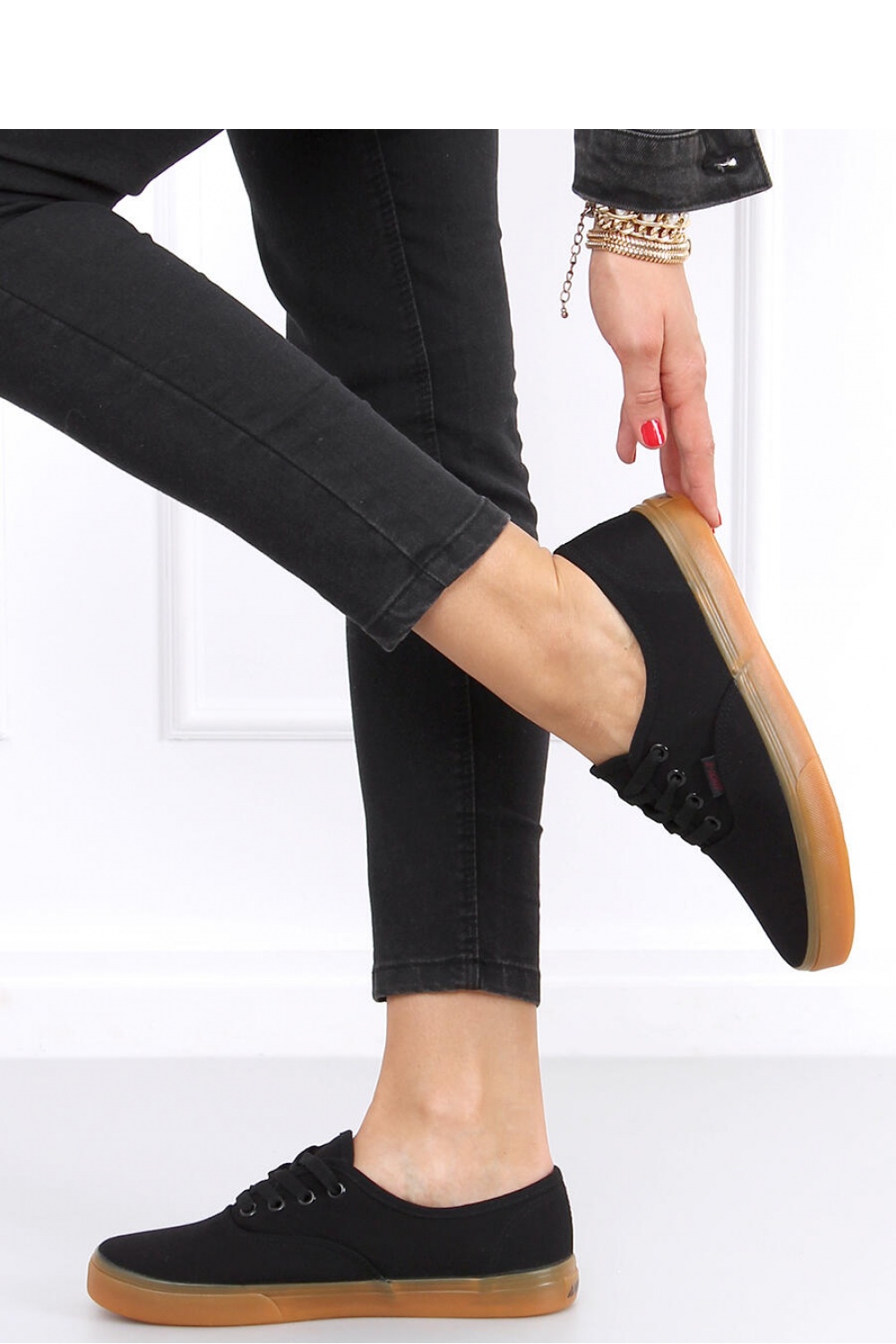 Sneakers model 162117 Inello schwarz Damen