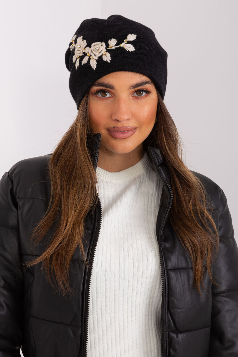  Cap model 187548 AT  beige
