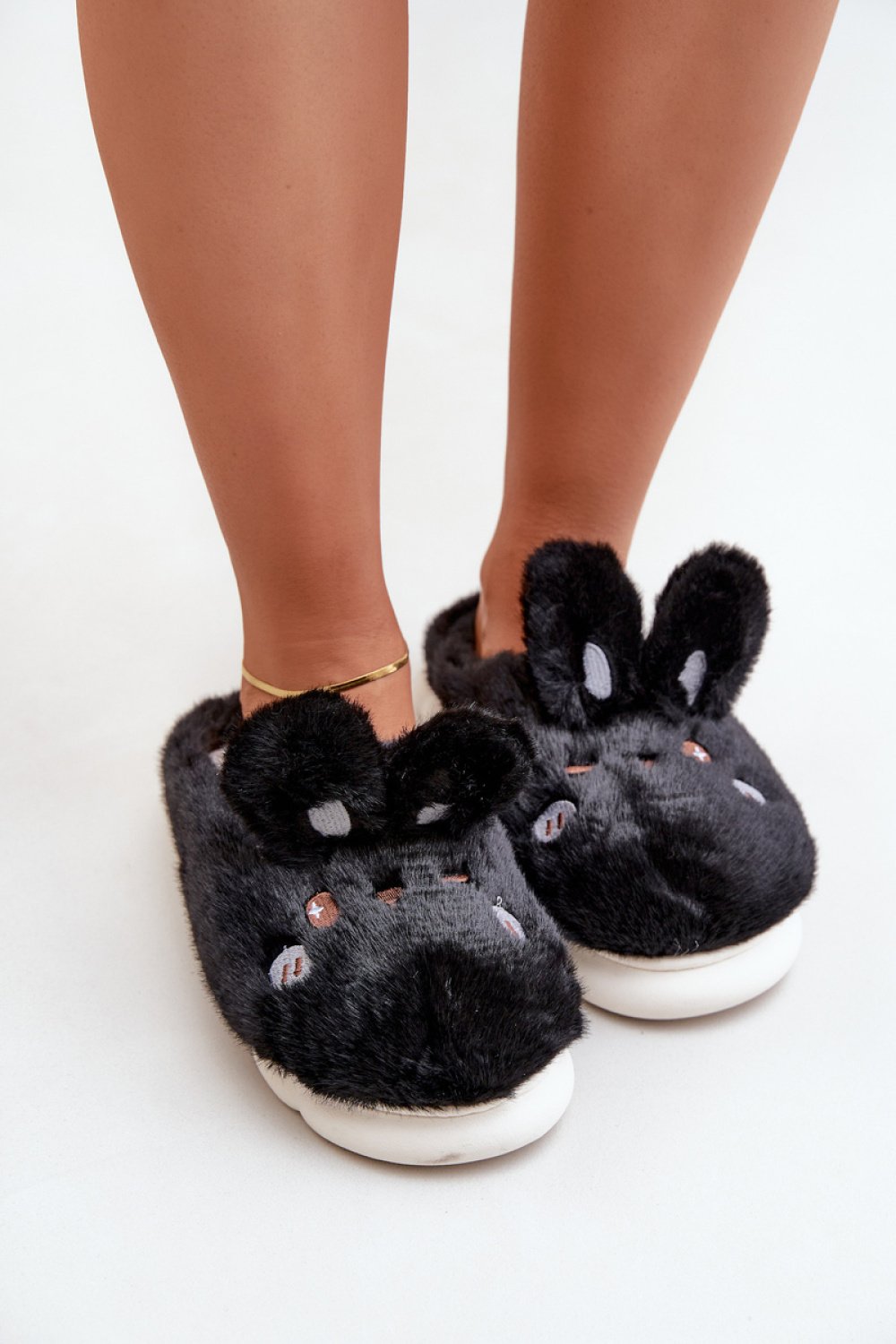  Slippers model 204650 Step in style  black