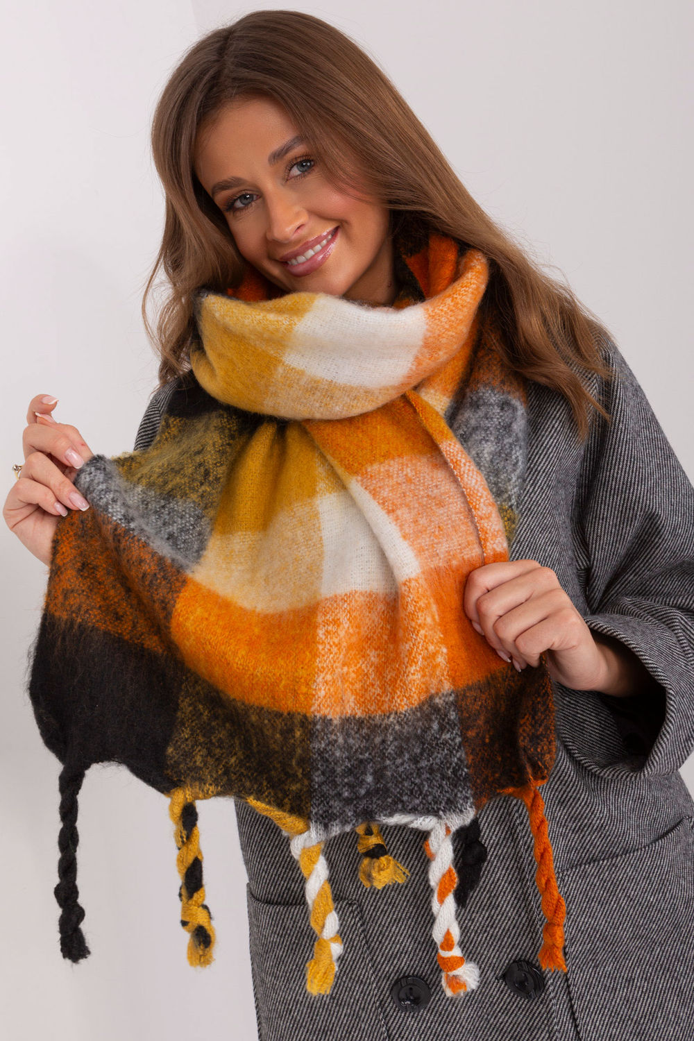  Shawl model 191707 AT  black